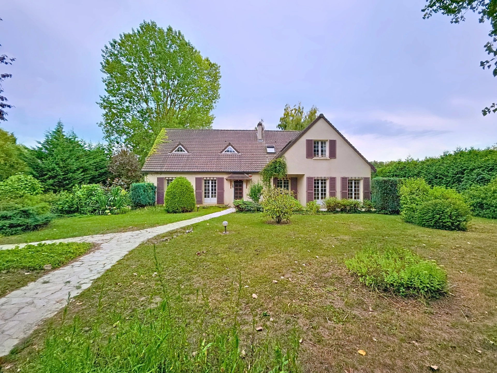 Maison 9 pièces 227 m² · à Laon · 227 m² · 315 000 €