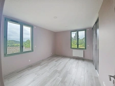 Unique ! Maison contemporaine très peu habitée !