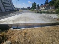 A VENDRE LOT DE 2 GARAGES A LAON !