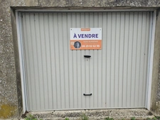 A VENDRE LOT DE 2 GARAGES A LAON !