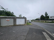 A VENDRE LOT DE 2 GARAGES A LAON !
