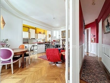 Sentier - Bonne Nouvelle : Appartement 4 pièces calme et lumineux en étage élevé, avec balcons.
