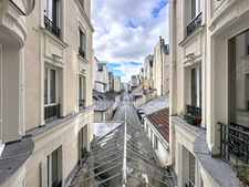 Sentier - Bonne Nouvelle : Appartement 4 pièces calme et lumineux en étage élevé, avec balcons.