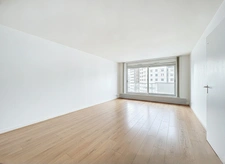 Courbevoie La Défense - appartement 2 chambres, balcon, environnement calme et verdoyant