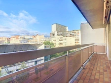 Pelleport / Gambetta - grand 3/4 pièces lumineux avec balcon et parking