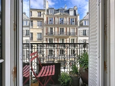 Sentier - Bonne Nouvelle : Appartement 4 pièces calme et lumineux en étage élevé, avec balcons.
