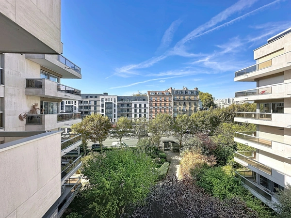 Neuilly-sur-Seine – Île de la Jatte : appartement 4 pièces avec balcon