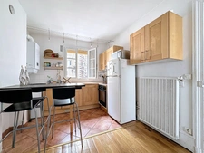 Rue Daguerre : appartement 2 pièces au calme en dernier étage