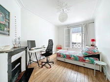 Rue Daguerre : appartement 2 pièces au calme en dernier étage