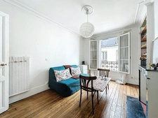 Rue Daguerre : appartement 2 pièces au calme en dernier étage
