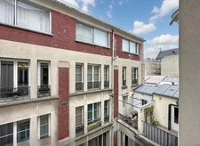 PARIS 11EME ARRONDISSEMENT (75) - Père Lachaise : studio calme et lumineux en dernier étage