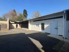 Local/bureau à vendre  (87)