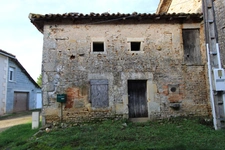 Maison à REHABILITER + granges en bons états + préau - Terrain 6353 m2