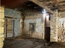Maison à REHABILITER + granges en bons états + préau - Terrain 6353 m2