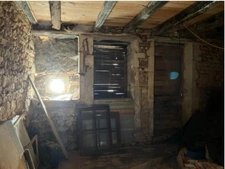 Maison à REHABILITER + granges en bons états + préau - Terrain 6353 m2