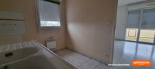 Appartement agréable de 2 chambres balcon et parking / local vélo