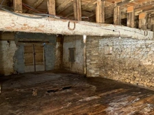 Maison à REHABILITER + granges en bons états + préau - Terrain 6353 m2