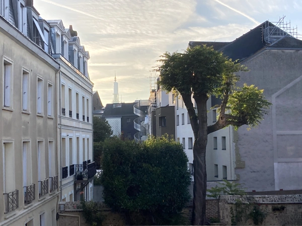 Grand appartement T2 de 57.70 m2 au 1er étage sans ascenseur, ROUEN rive droite.