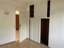 3-room apartment for sale in Rouen, right bank, living area 75 m2 + cellar + 2 parking spaces.