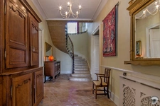 Château superbement rénové, 3 granges converties, Pigeonnier, 3 piscines, 5,4Ha ...  havre de calme!