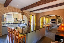 Château superbement rénové, 3 granges converties, Pigeonnier, 3 piscines, 5,4Ha ...  havre de calme!