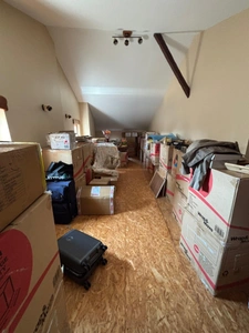 Charmante maison de village avec 4 chambres et 4 salles de bains, à quelques pas de toutes les commodités.