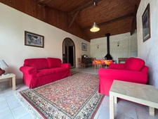 Ensemble calme et privé composé de trois maisons de caractère en pierre, avec piscine et sans vis-à-vis.