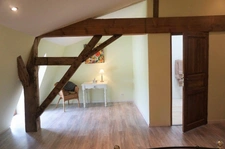 Château superbement rénové, 3 granges converties, Pigeonnier, 3 piscines, 5,4Ha ...  havre de calme!