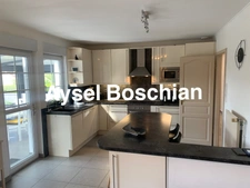 MAISON INDIVIDUELLE- PLAIN- PIED- 128M2 -4 CHAMBRES - 3 GARAGES - PARKING- TERRAIN - SOUS-SOL COMPLET -LEXY