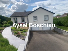 MAISON INDIVIDUELLE- PLAIN- PIED- 128M2 -4 CHAMBRES - 3 GARAGES - PARKING- TERRAIN - SOUS-SOL COMPLET -LEXY