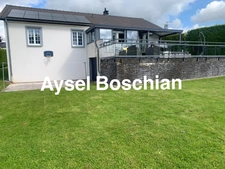 MAISON INDIVIDUELLE- PLAIN- PIED- 128M2 -4 CHAMBRES - 3 GARAGES - PARKING- TERRAIN - SOUS-SOL COMPLET -LEXY