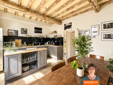 A vendre Aigues-Mortes (Gard)  - Maison intra-muros 4 chambres avec sanitaires privatifs avec patio