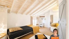 A vendre Aigues-Mortes (Gard)  - Maison intra-muros 4 chambres avec sanitaires privatifs avec patio