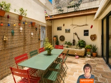 A vendre Aigues-Mortes (Gard)  - Maison intra-muros 4 chambres avec sanitaires privatifs avec patio