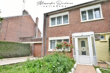 Avesnes-sur-helpe, Maison d'environ 133m², 4 chambres, 2 bureaux, sur 307m² de terrain.