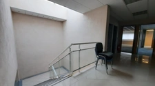 Marignane : vente murs libres - locaux à usage de bureaux, entrepôt, commerciaux.