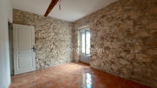 Coudoux : T4 traversant 83m², pierres apparentes, pas de vis-à-vis