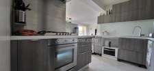 MARTIGUES (13) : à vendre Maison 4 chambres et bureau, 2 appartements T3 et T4, garage sur terrain 859m²