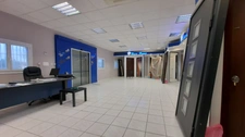Marignane : vente murs libres - locaux à usage de bureaux, entrepôt, commerciaux.