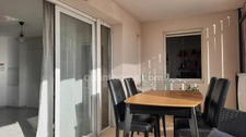 CHATEAUNEUF LES MARTIGUES : Appartement 4 pièces de 72m² avec terrasse et parkings 