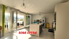 CHATEAUNEUF LES MARTIGUES : Appartement 4 pièces de 72m² avec terrasse et parkings 