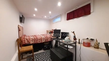 MARTIGUES (13) : à vendre Maison 4 chambres et bureau, 2 appartements T3 et T4, garage sur terrain 859m²