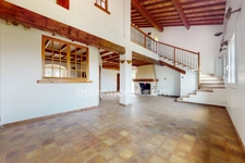 MARTIGUES (13) : à vendre Maison 4 chambres et bureau, 2 appartements T3 et T4, garage sur terrain 859m²