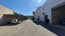  Chateauneuf-les-Martigues, ZAC La Valampe : Locaux professionnels, bureaux, ateliers, hangars + Maison avec piscine