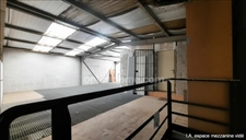 Chateauneuf-les-Martigues, ZAC La Valampe : Locaux professionnels, bureaux, ateliers, hangar + Maison avec piscine