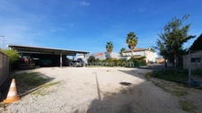  Chateauneuf-les-Martigues, ZAC La Valampe : Locaux professionnels avec beau logement de fonction