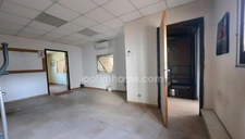 Chateauneuf-les-Martigues, ZAC La Valampe : Locaux professionnels, bureaux, ateliers, hangar + Maison avec piscine
