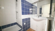 Coudoux : T4 traversant 83m², pierres apparentes, pas de vis-à-vis