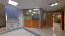 Marignane : vente murs libres - locaux à usage de bureaux, entrepôt, commerciaux.