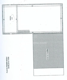 Chateauneuf-les-Martigues, ZAC La Valampe : Locaux professionnels, bureaux, ateliers, hangar + Maison avec piscine
